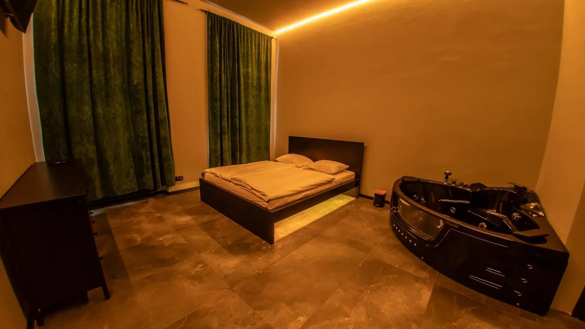 Wellness Rooms Central Prague 3*,