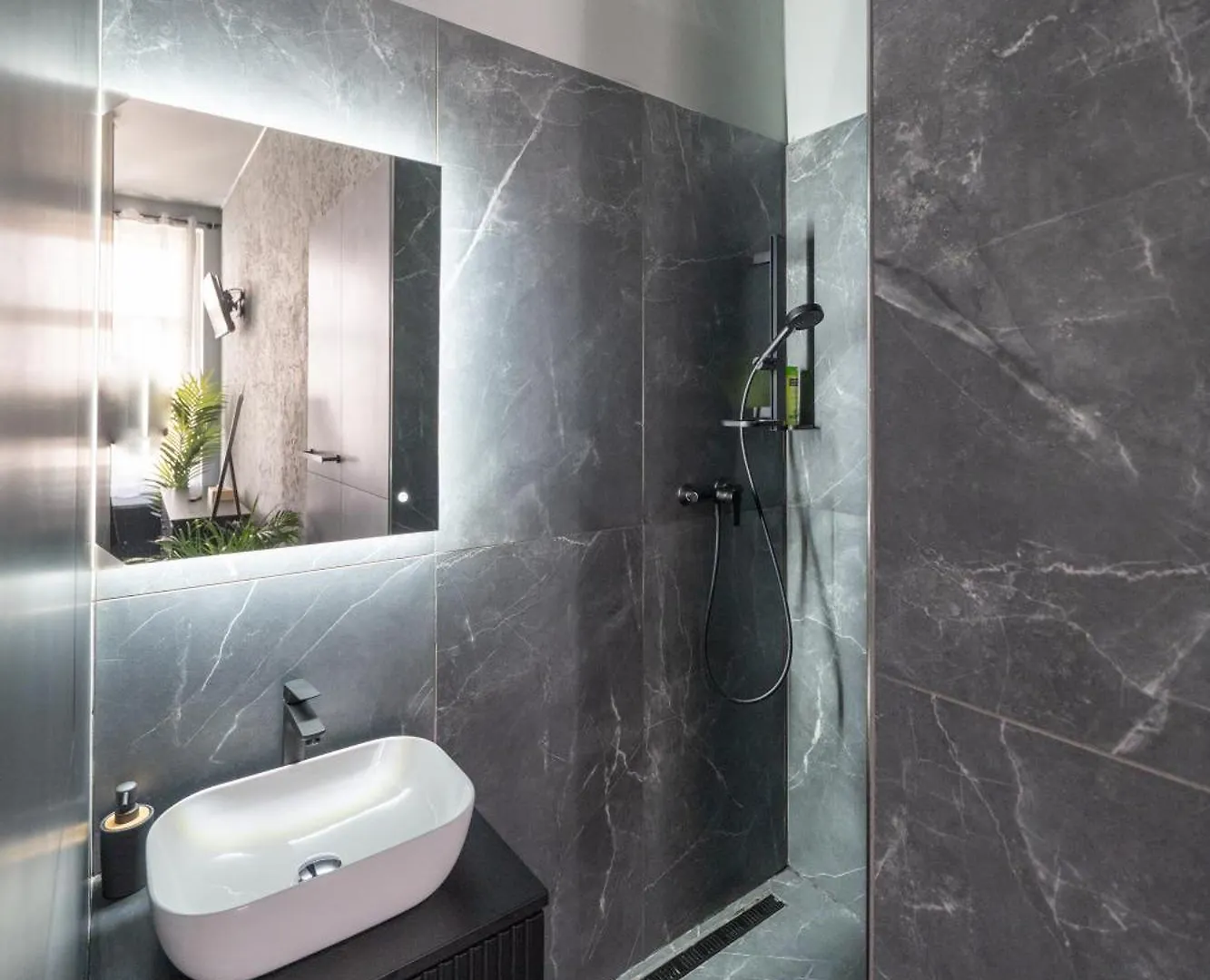 Wellness Rooms Central Прага Отель