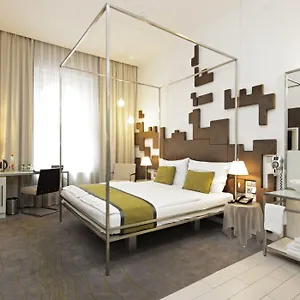 Pure White Hotell