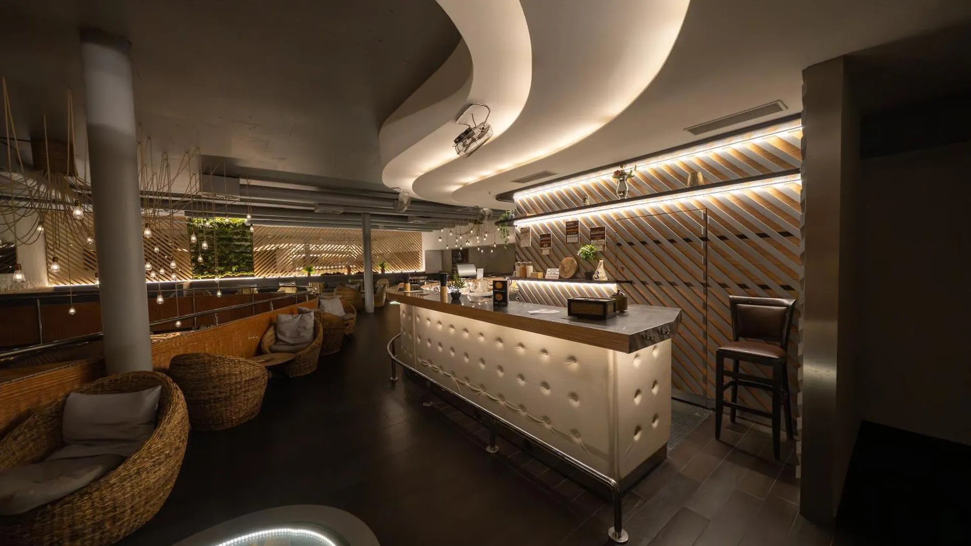 Wellness Rooms Central Прага Отель