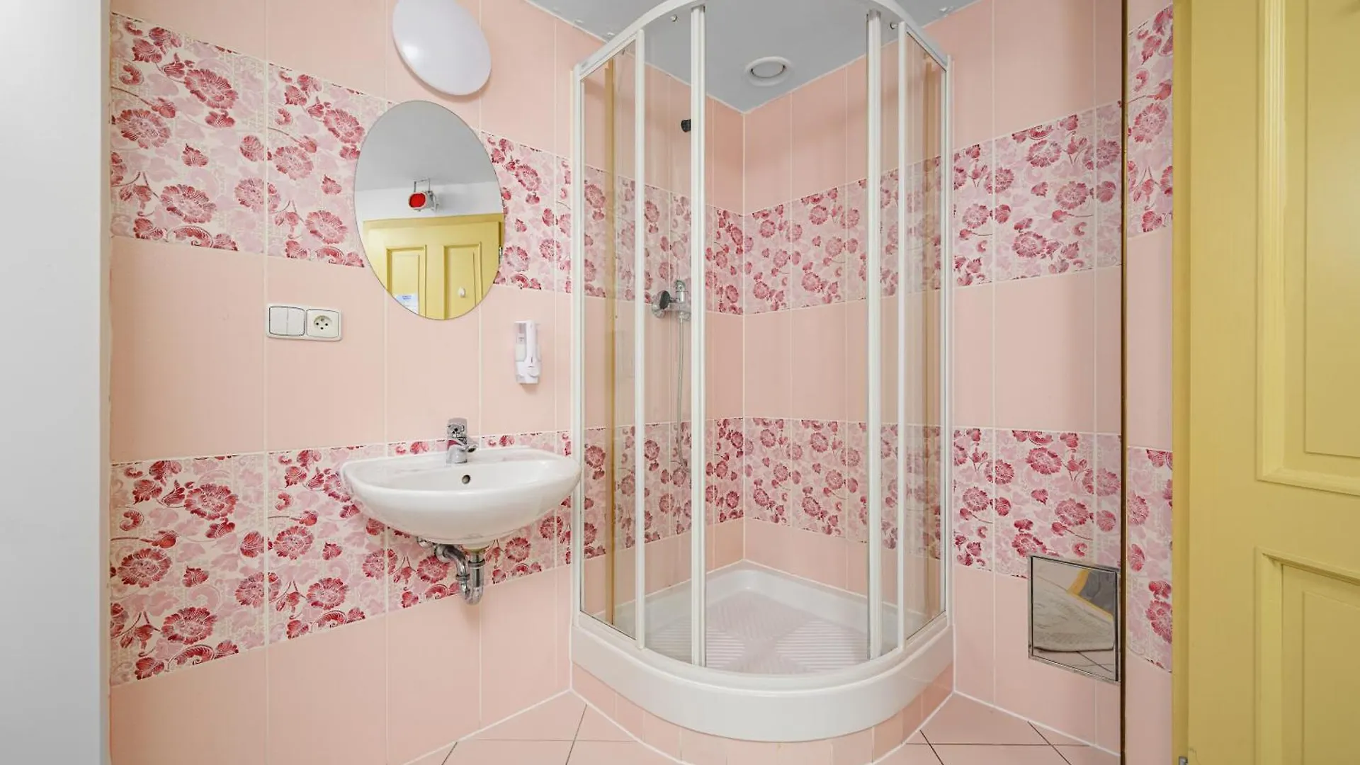 Wellness Rooms Central 布拉格 酒店